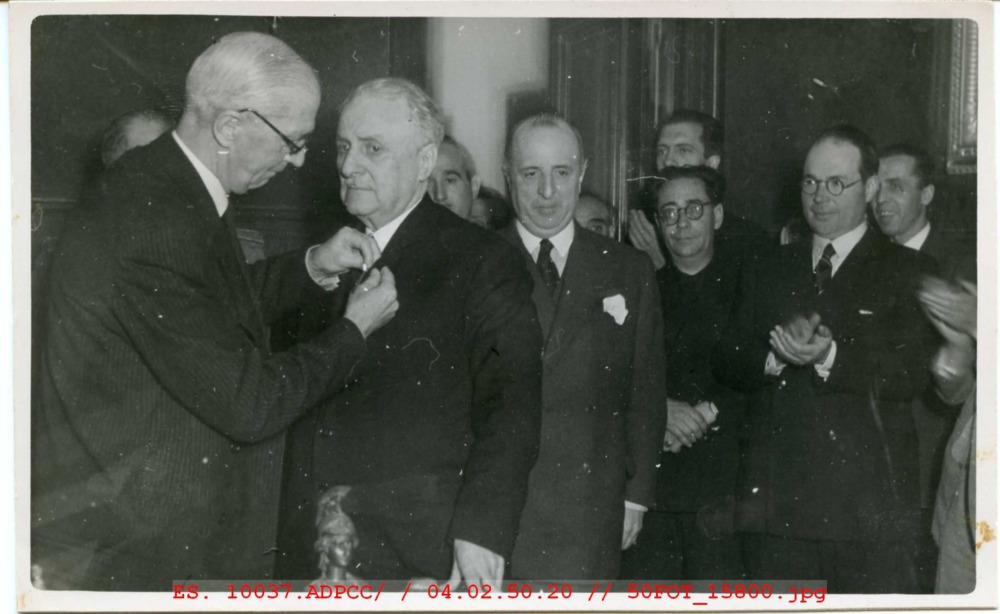 Imposición a León Leal Ramos de la medalla de oro
