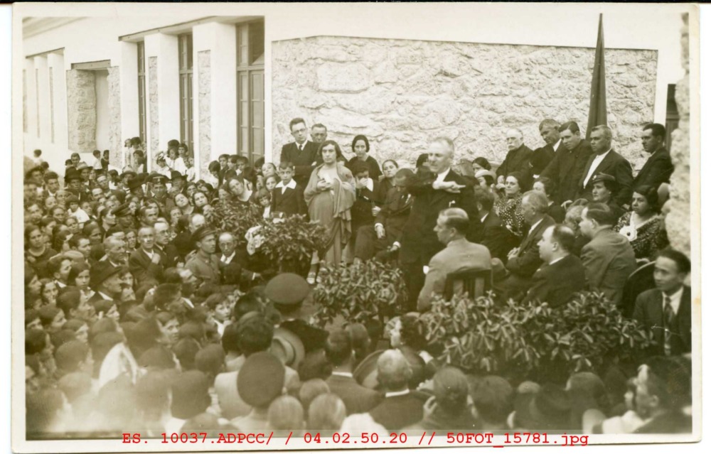 Inauguración del grupo escolar «León Leal» en Casar de Cáceres