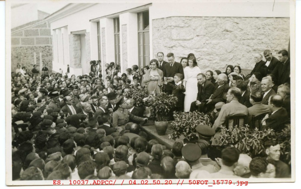 Inauguración del grupo escolar «León Leal» en Casar de Cáceres