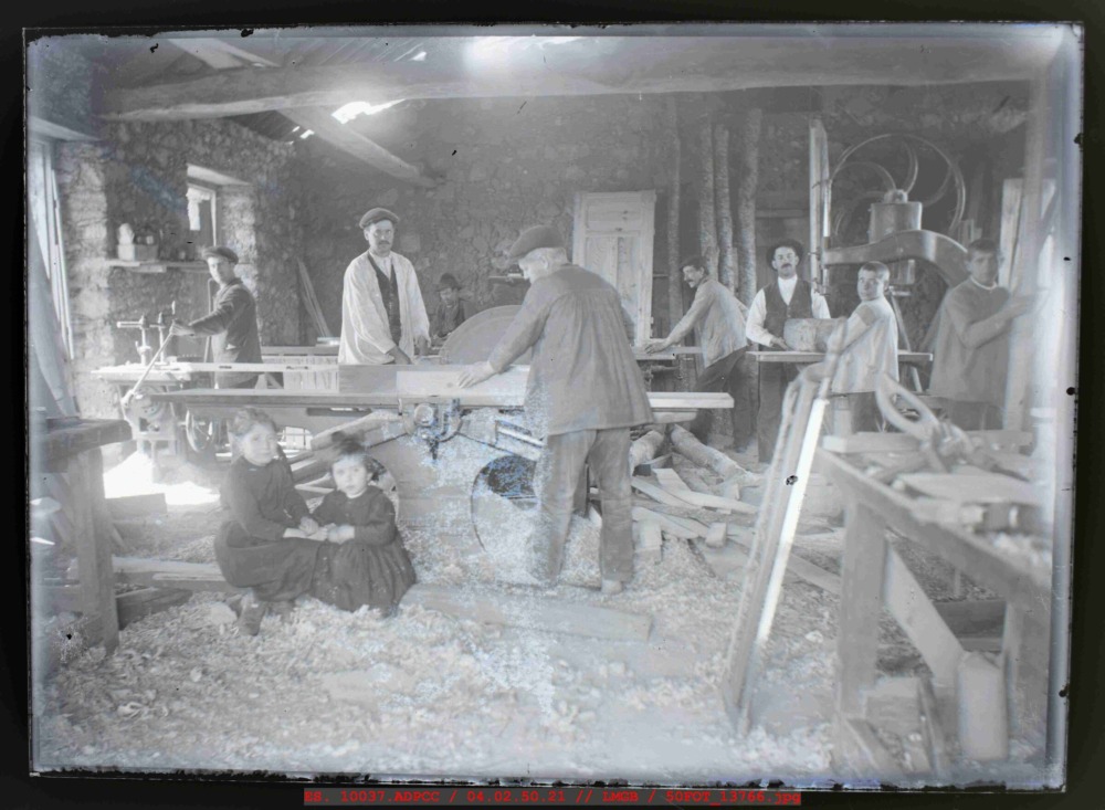 Interior de la carpintería de Enrique Morales