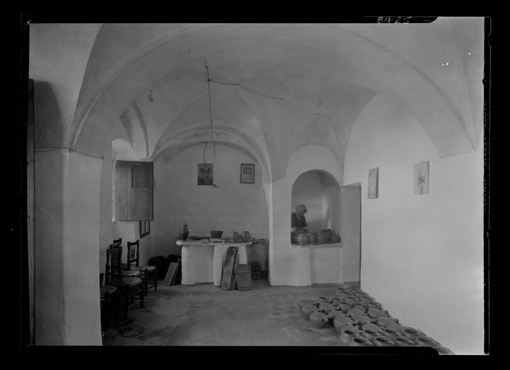 Interior de la casa de un alfarero