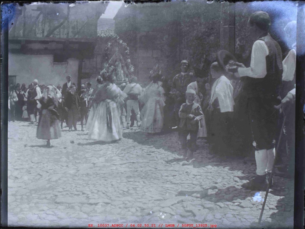 La Danza de las Italianas en Garganta la Olla