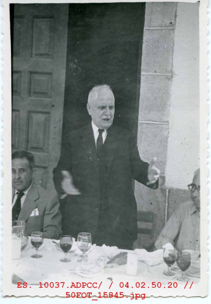 León Leal en una comida con los empleados de la Caja
