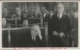 León leal sentado en el día de la imposición de la medalla · Javier García Téllez, 1946