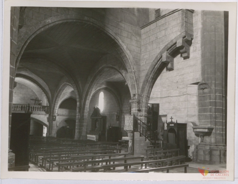 Logrosán: Interior de la Iglesia de San Mateo