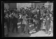 Los novios y sus amigos bailando la jota en la terraza · Ruth Matilda Anderson, 1928