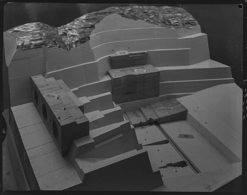 Maqueta de la presa de Alcántara · Juan Miguel Pando Barrero, 1967