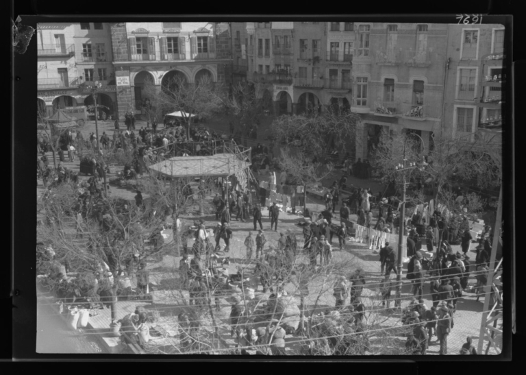 Mercado en la plaza de la Reina Victoria