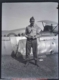 Militar delante de una avioneta, 1940