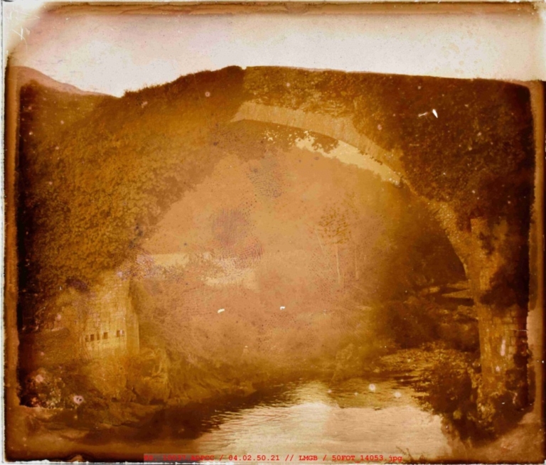 Molino junto a puente en la Garganta de Cuartos