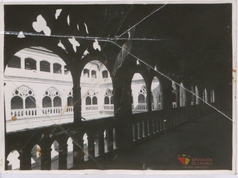 Monasterio de Guadalupe: Claustro gótico