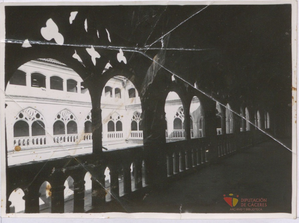 Monasterio de Guadalupe: Claustro gótico
