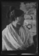 Mujer con traje chinato: detalle del peinado · Ruth Matilda Anderson, 1928