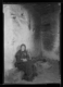 Mujer en su casa: interior de la cocina · Ruth Matilda Anderson, 1928