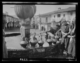 Mujeres con cántaros ante la fuente de la Plaza Mayor · Ruth Matilda Anderson, 1928