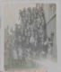Mujeres y niñas en las escaleras del colegio, 1931