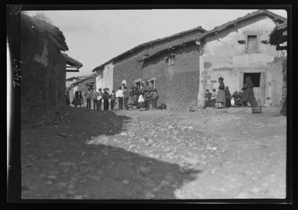 Las Candelas: músicos con flauta y tamboril en la calle