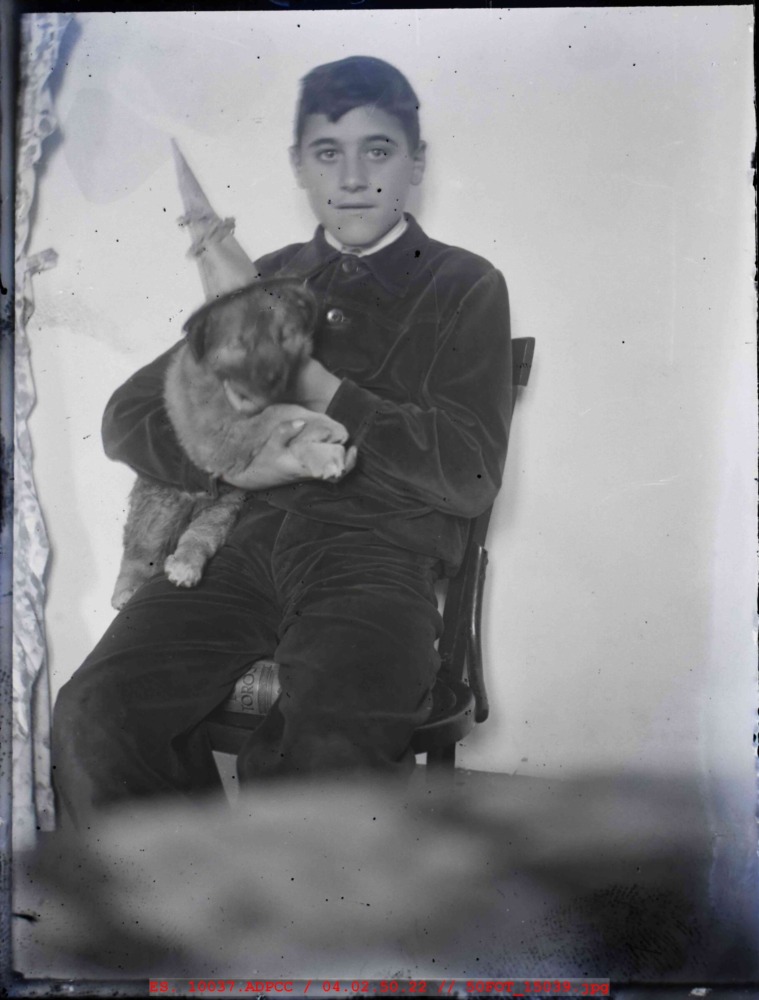 Niño con perro