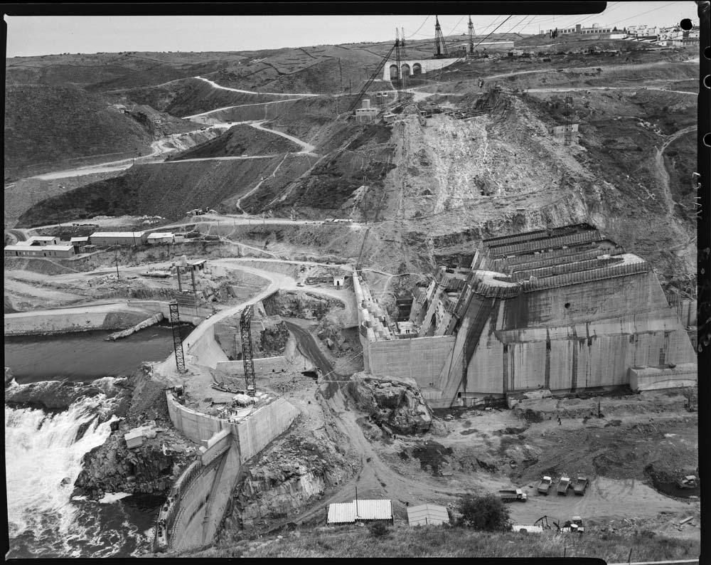 Obra en la presa de Alcántara