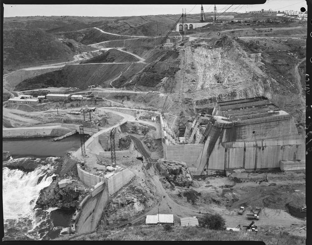 Obra en la presa de Alcántara