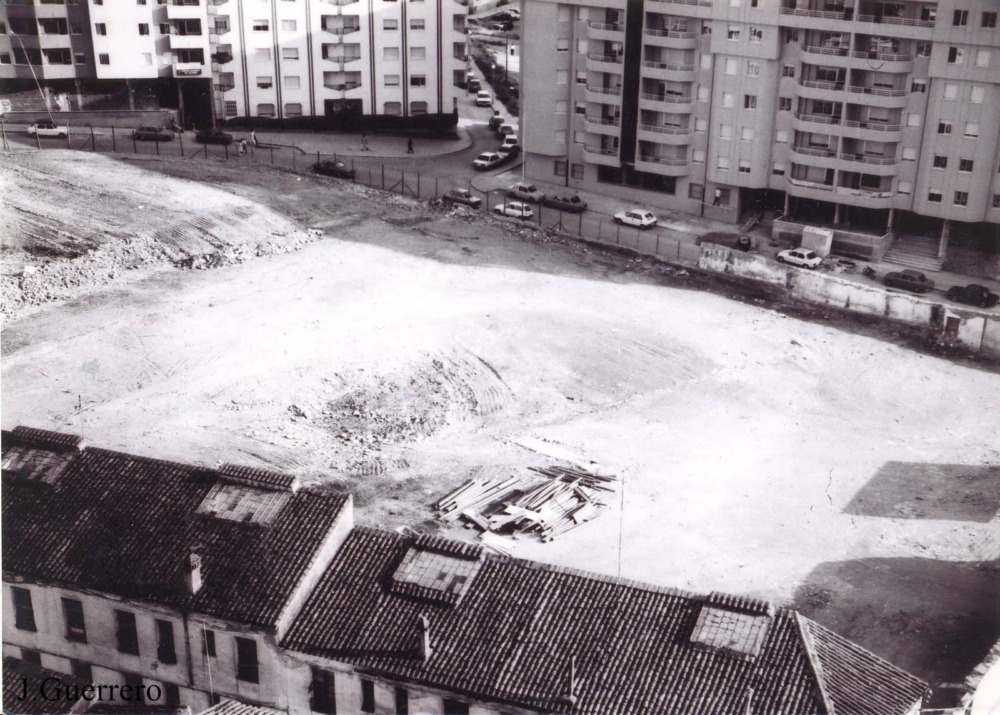 Obras del derribo de los antiguos almacenes de los Blázquez