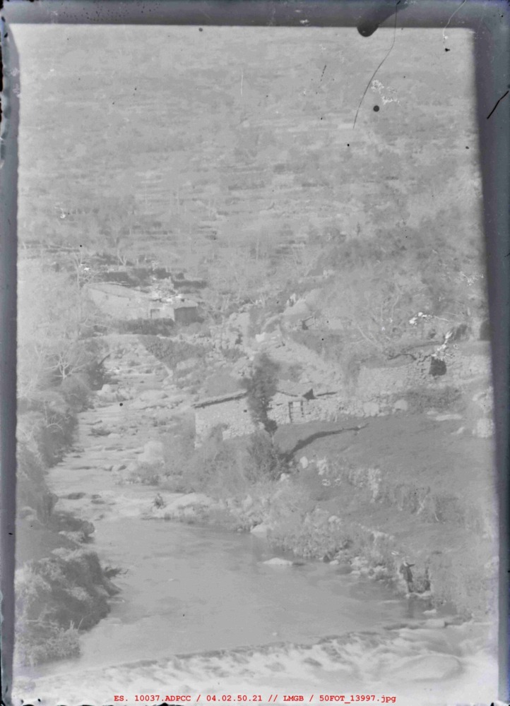 Paisaje con garganta y molino