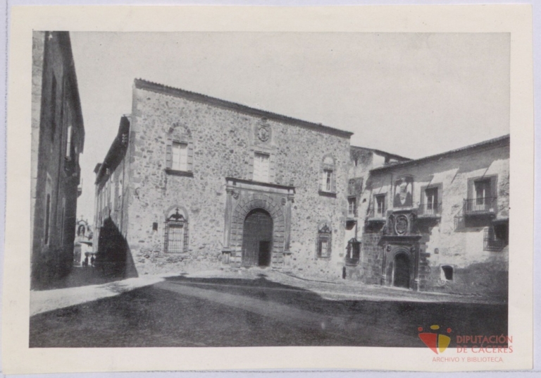 Palacio Episcopal y Casa de Ovando