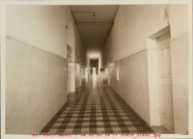 Pasillo de mayores de la Casa Cuna en el Hospital Provincial