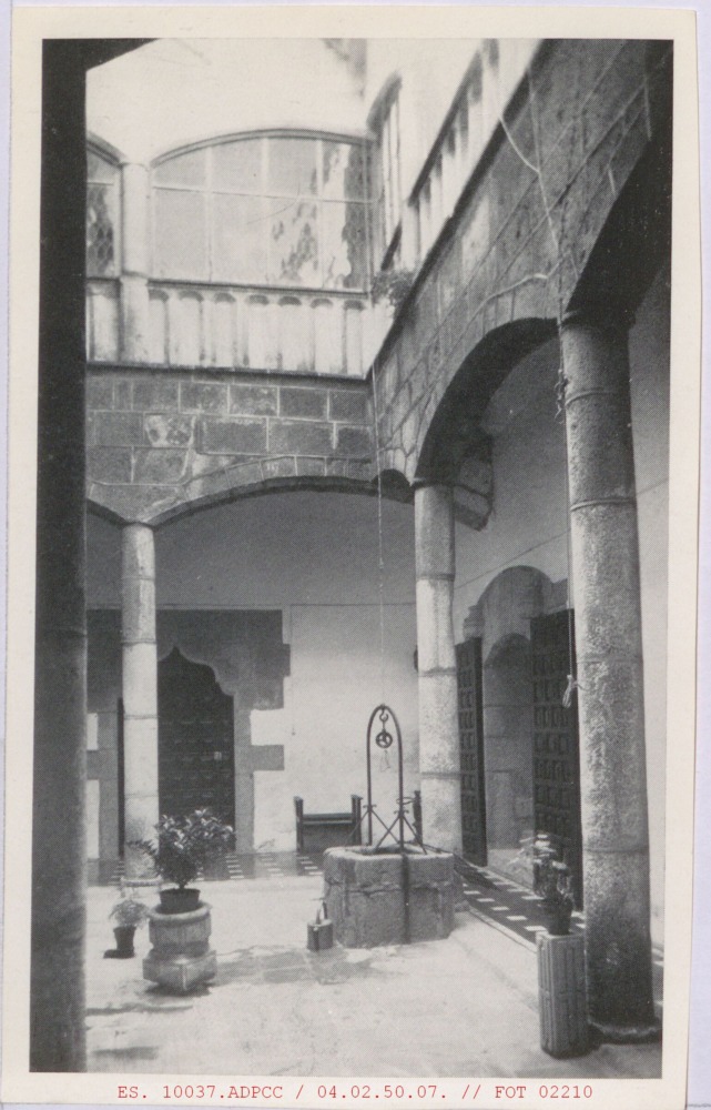Patio de la casa de los Cáceres Ovando en Cáceres