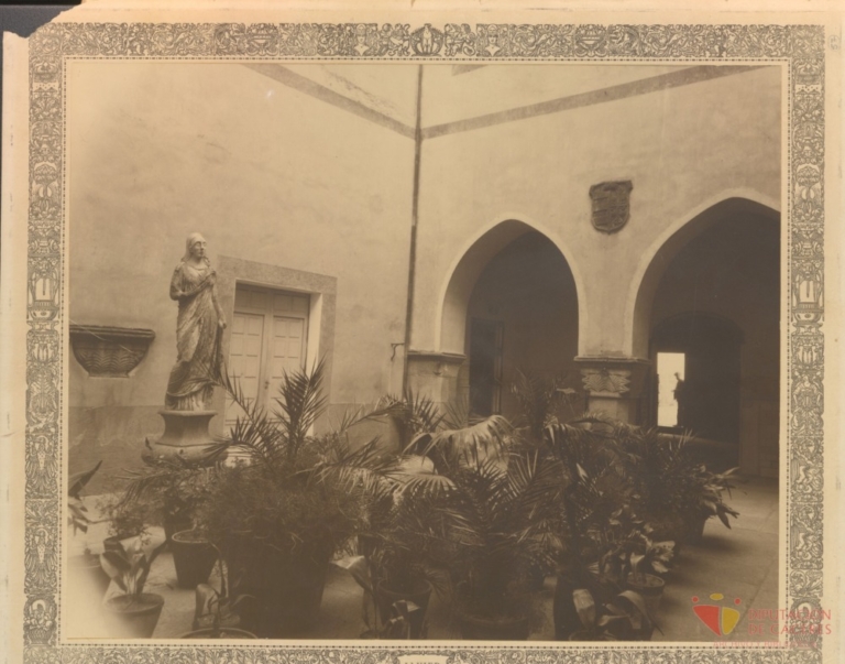 Patio del Palacio de Mayoralgo