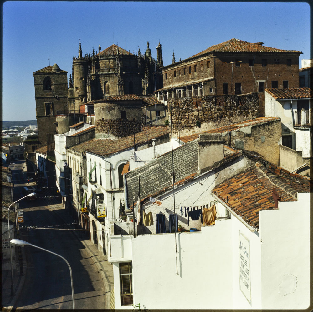 Plasencia. Vista parcial con la catedral al fondo