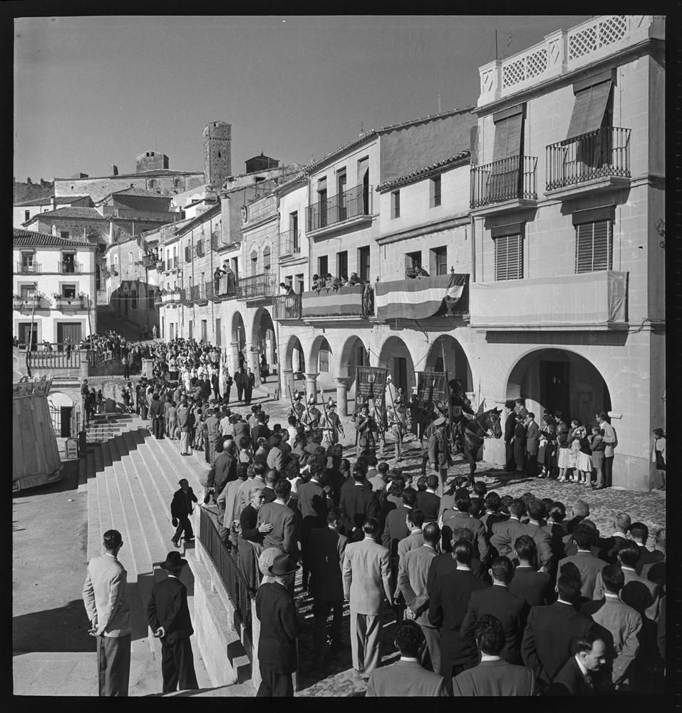 Plaza mayor porticada de Trujillo en fiestas