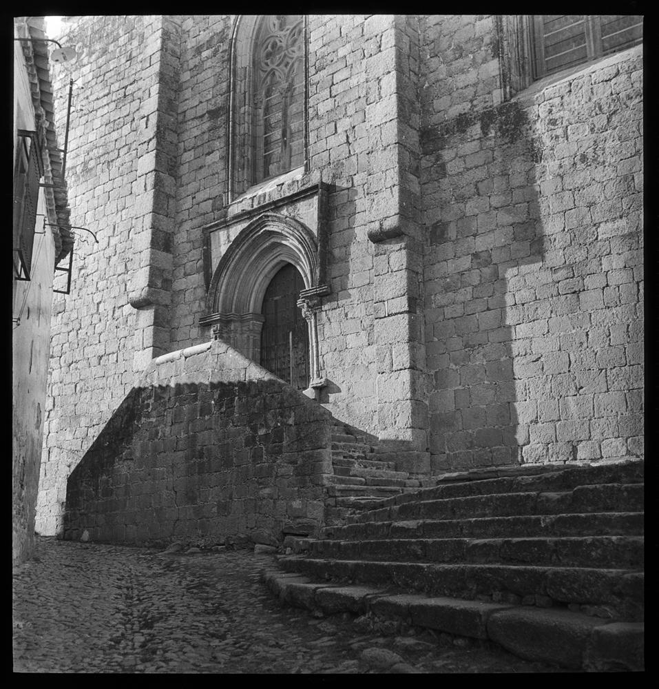 Portada de la iglesia de Santa María la Mayor · Juan Miguel Pando Barrero, 1951