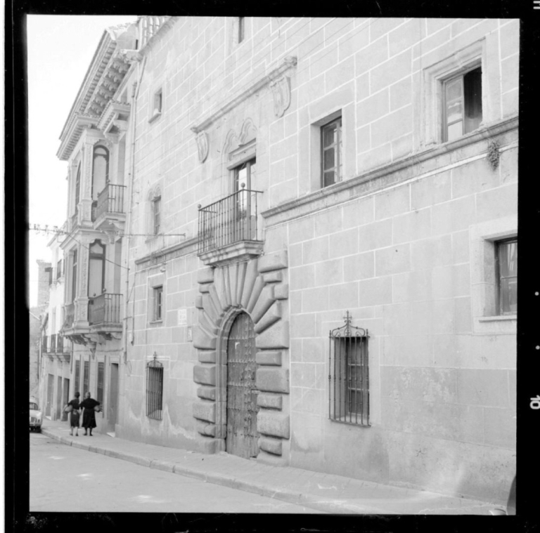 Portada Palacio de la Isla
