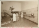 Preparación de leche en el Instituto de Maternología · Javier García Téllez, 1928