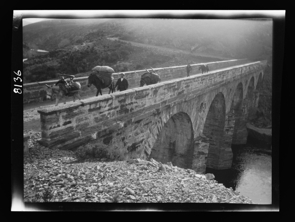 Puente sobre el río de los Ángeles