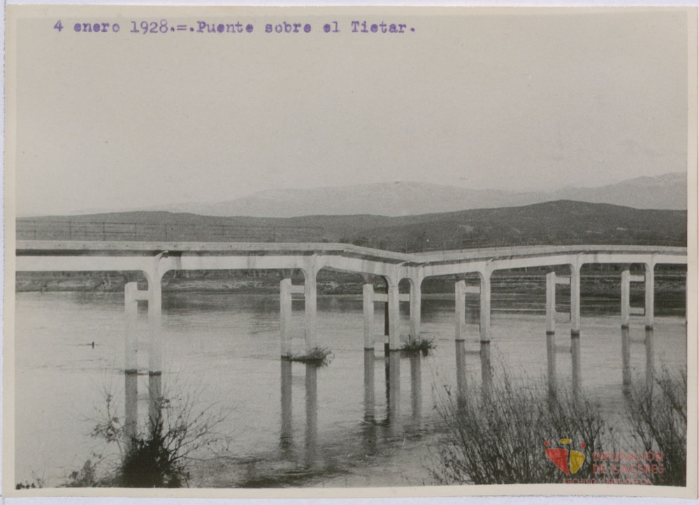 Puente sobre el Tiétar