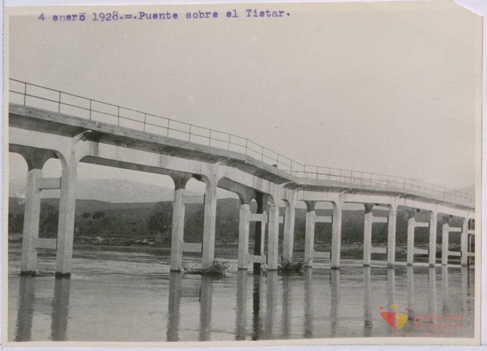 Puente sobre el Tiétar
