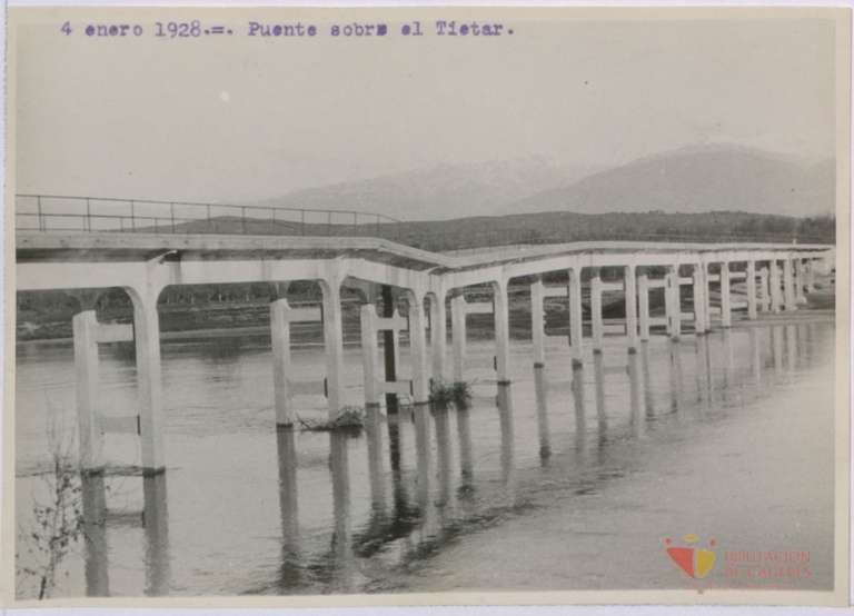 Puente sobre el Tiétar