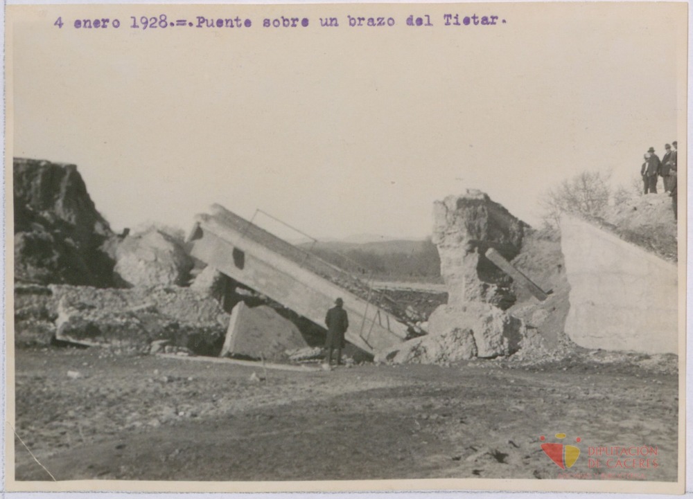 Puente sobre un brazo del Tiétar