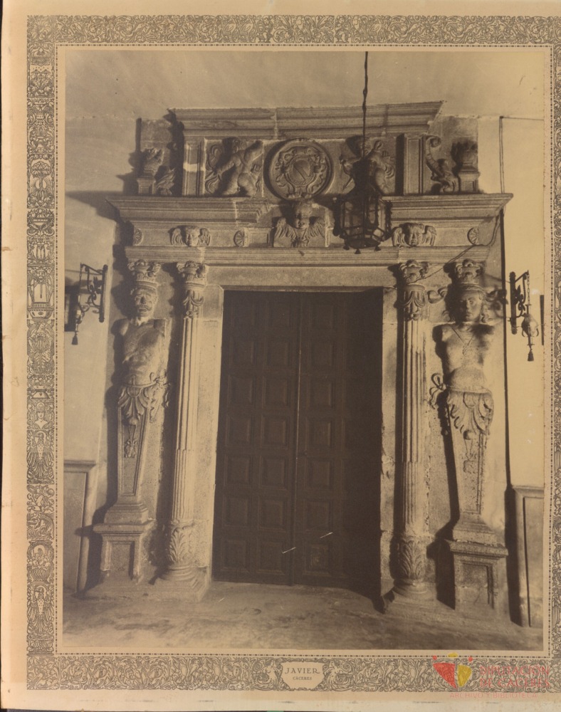Puerta de la ermita de la Excomunión o del «Lignum Crucis» de Cáceres