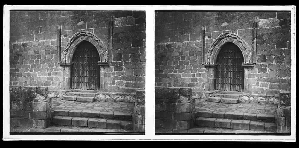 Puerta de la iglesia de Santiago