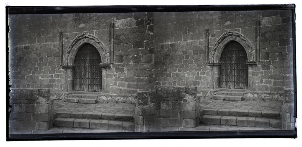 Puerta de la iglesia de Santiago