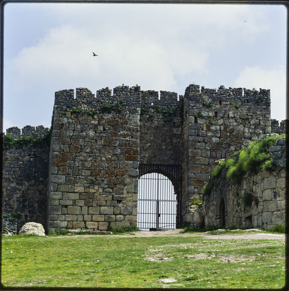 Puerta sur del castillo de Trujillo