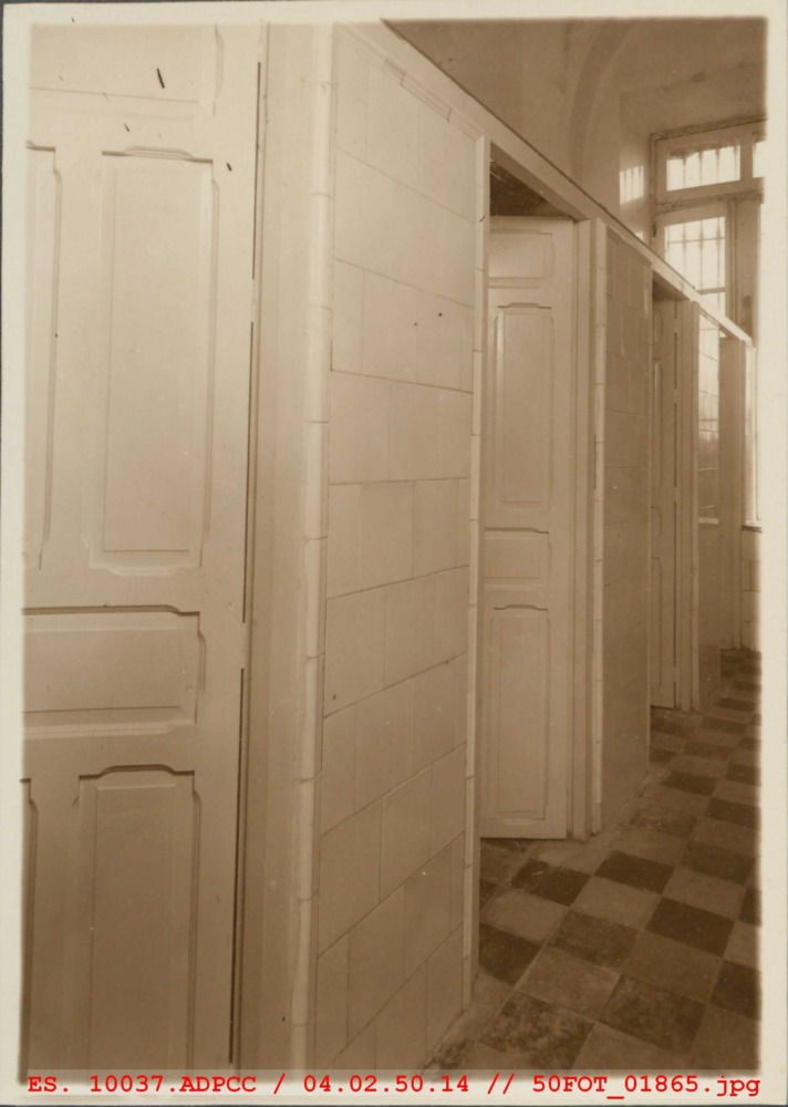 Puertas en el Hospital Provincial de Cáceres