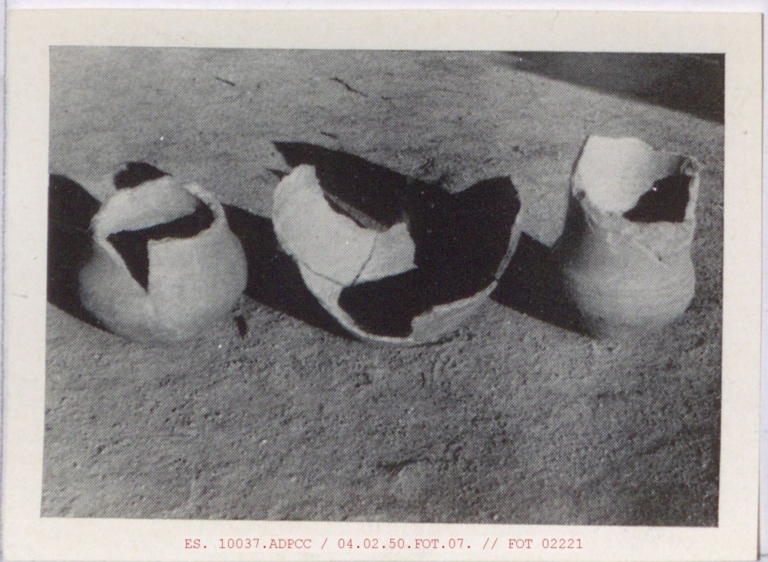 Restos de urnas funerarias
