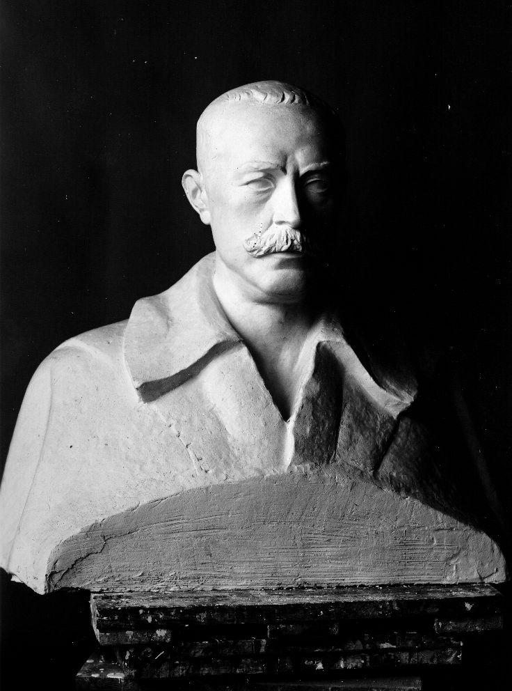 Retrato de José María Gabriel y Galán, busto · Casa Moreno