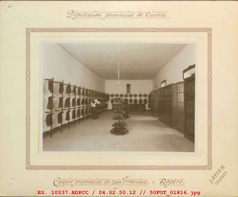 Ropero del Colegio Provincial de San Francisco de Cáceres