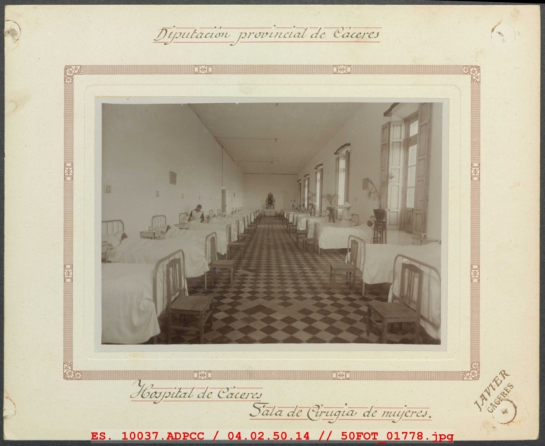 Sala de cirugía de mujeres del Hospital de Cáceres