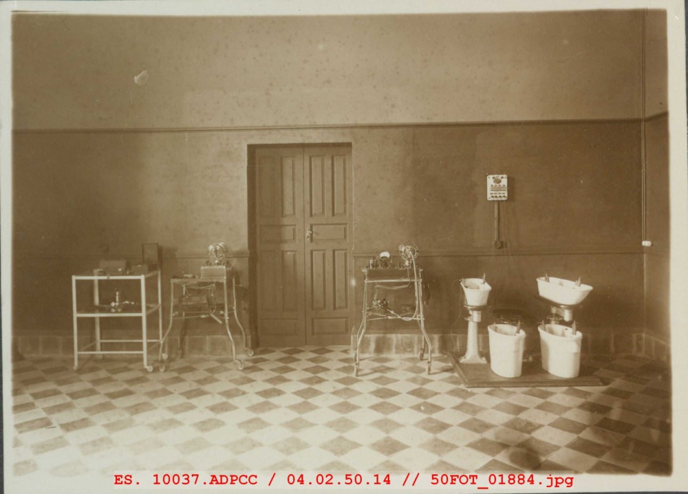 Sala de electrología del Hospital Provincial de Cáceres